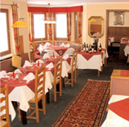 Ski hotel Karlshof dining room - Austria Saalbach